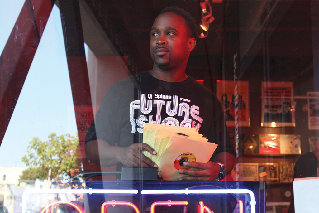 DJ SPINNA  DJ SPINNA "FUTURE SHOCK" MIX CD & T-SHIRT